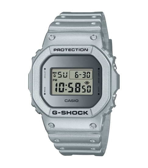 Casio G-SHOCK Herrenuhr Digital Licht Silberfarben 20BAR DW-5600FF-8ER