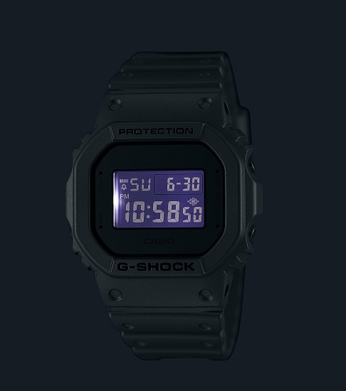 Casio G-SHOCK Herrenuhr Digital Licht Silberfarben 20BAR DW-5600FF-8ER